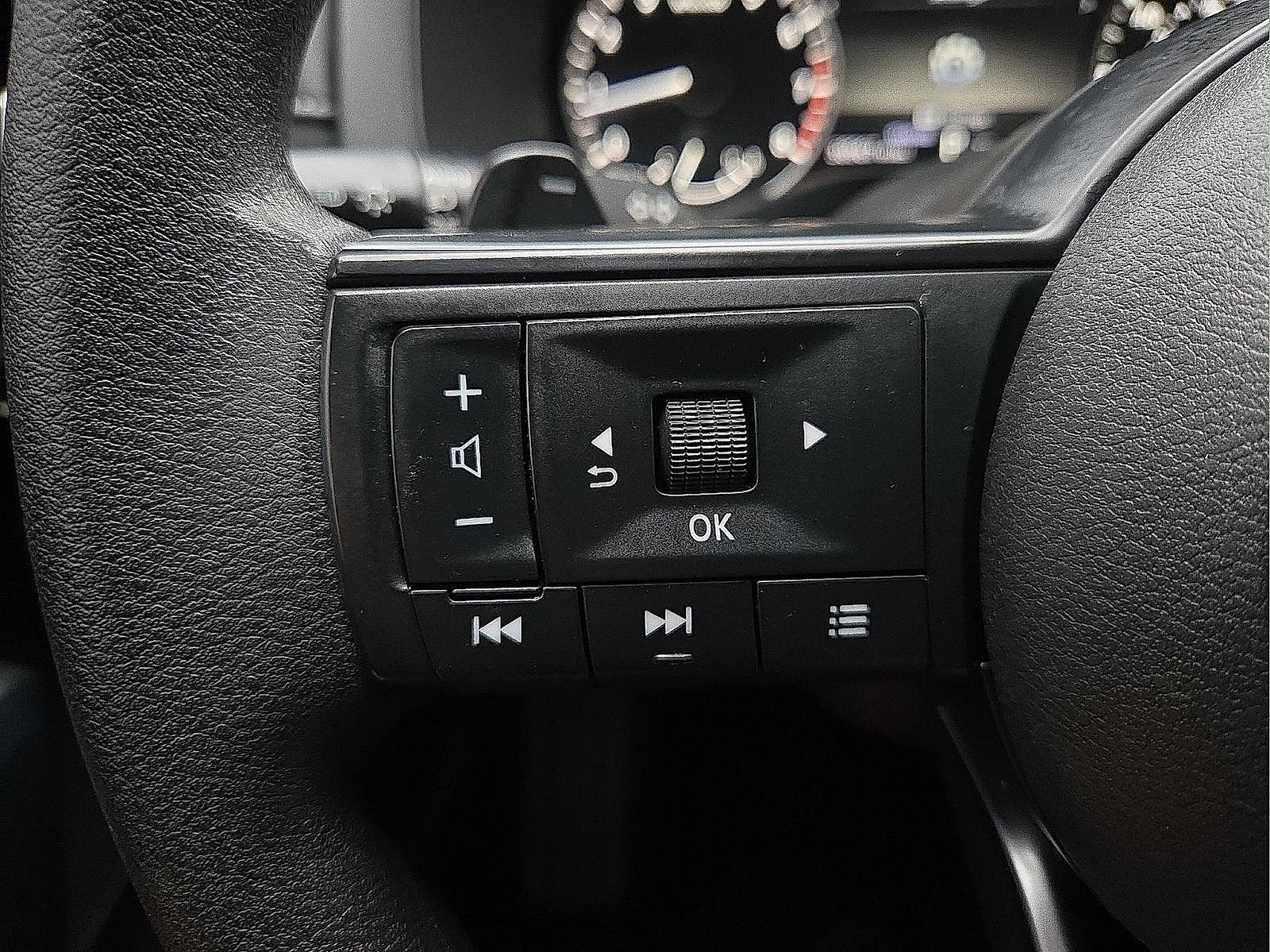 2025 Nissan Pathfinder S