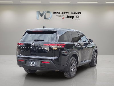 2025 Nissan Pathfinder S