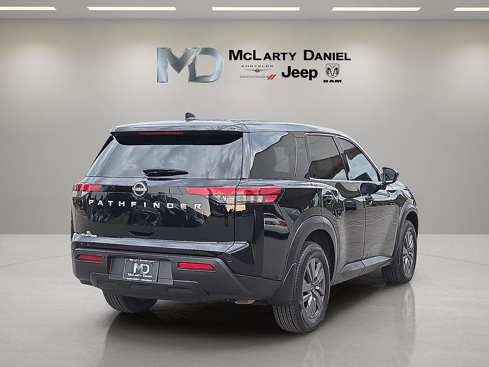 2025 Nissan Pathfinder S