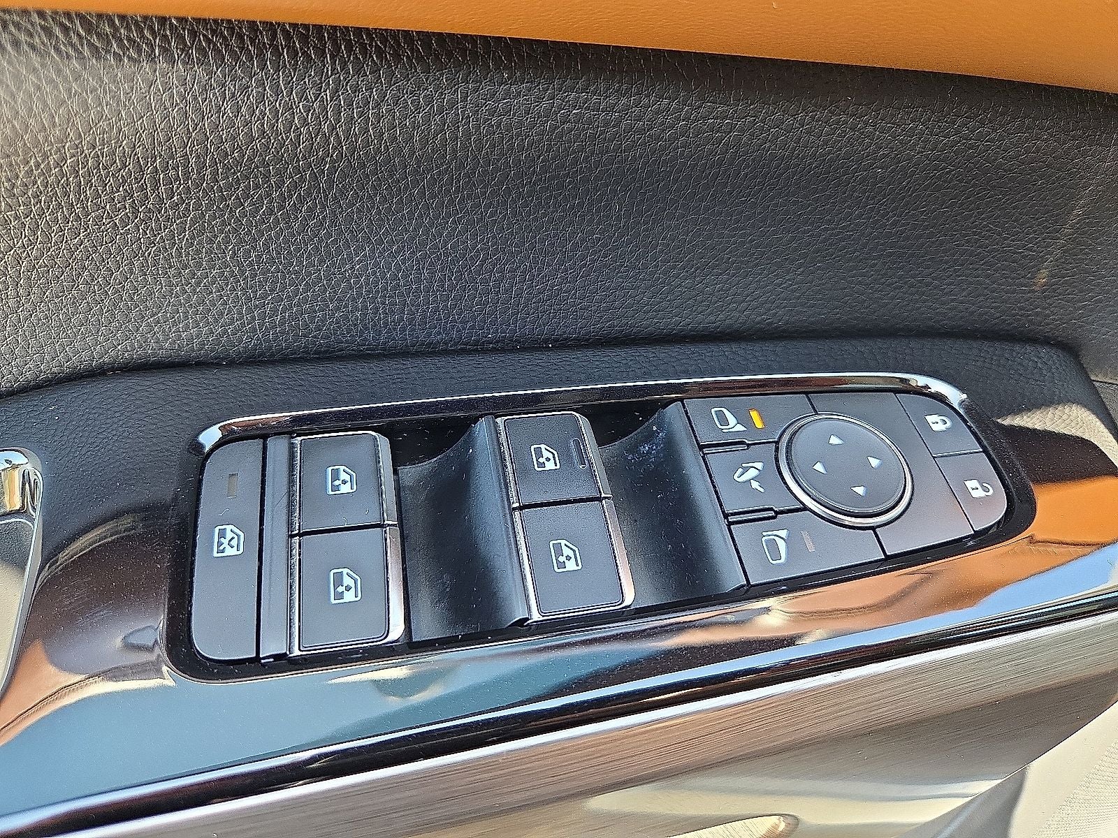 2023 Nissan Pathfinder Platinum FWD