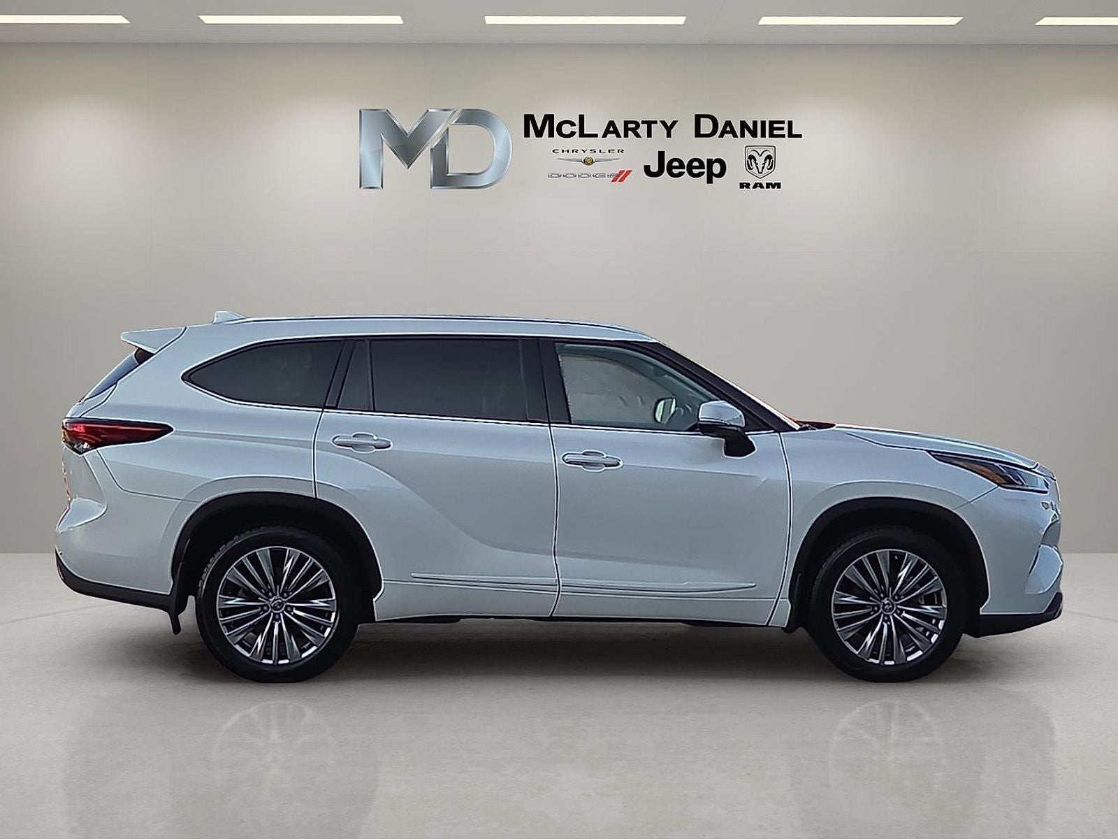 2022 Toyota Highlander Platinum