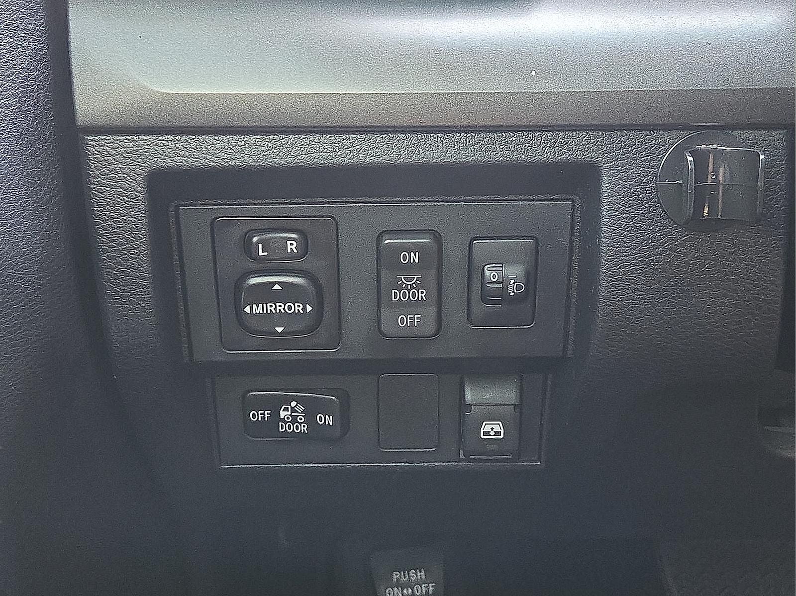 2014 Toyota Tundra SR5 5.7L V8