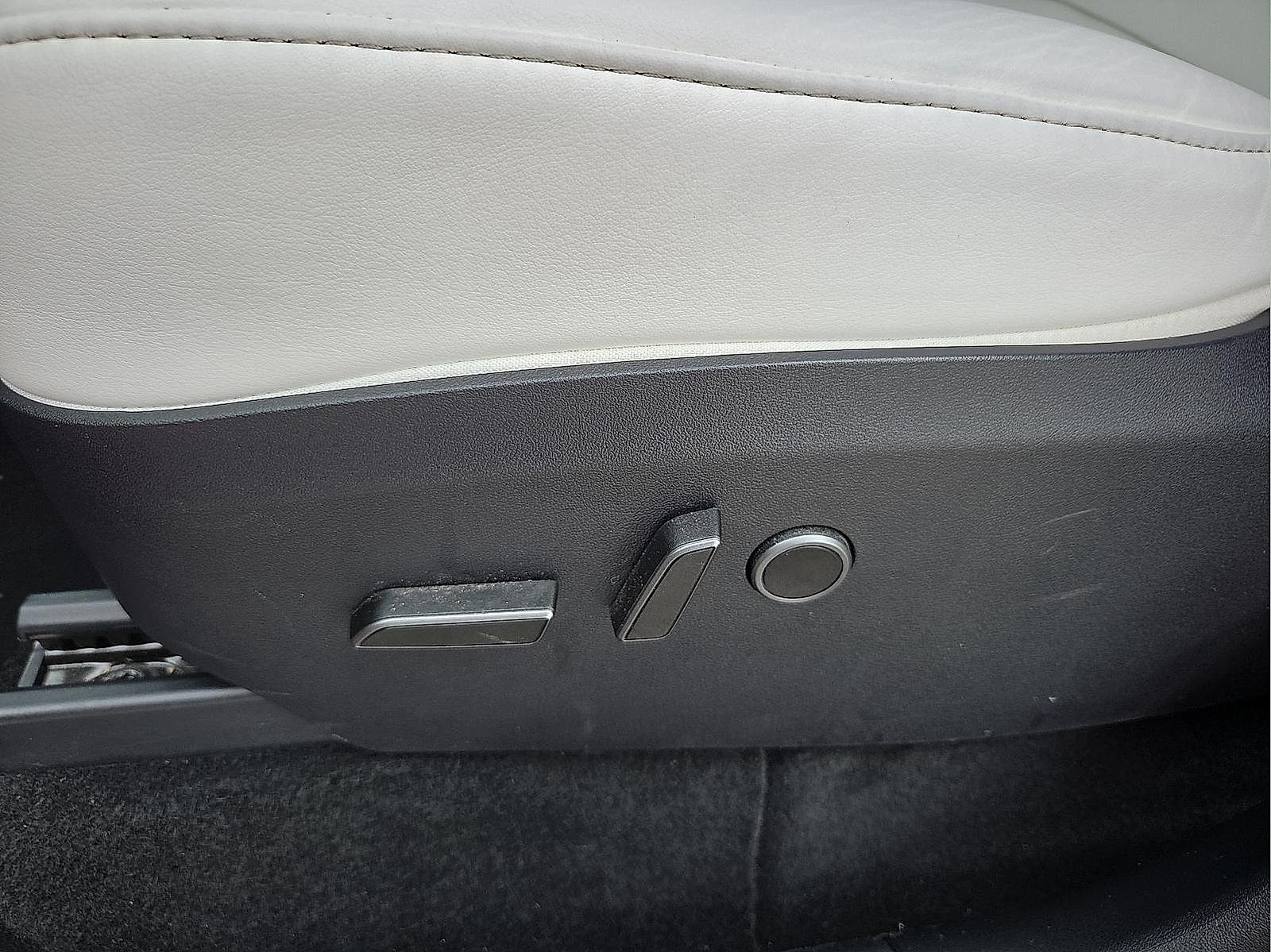 2025 Tesla Model Y Long Range Dual Motor Rear-Wheel Drive