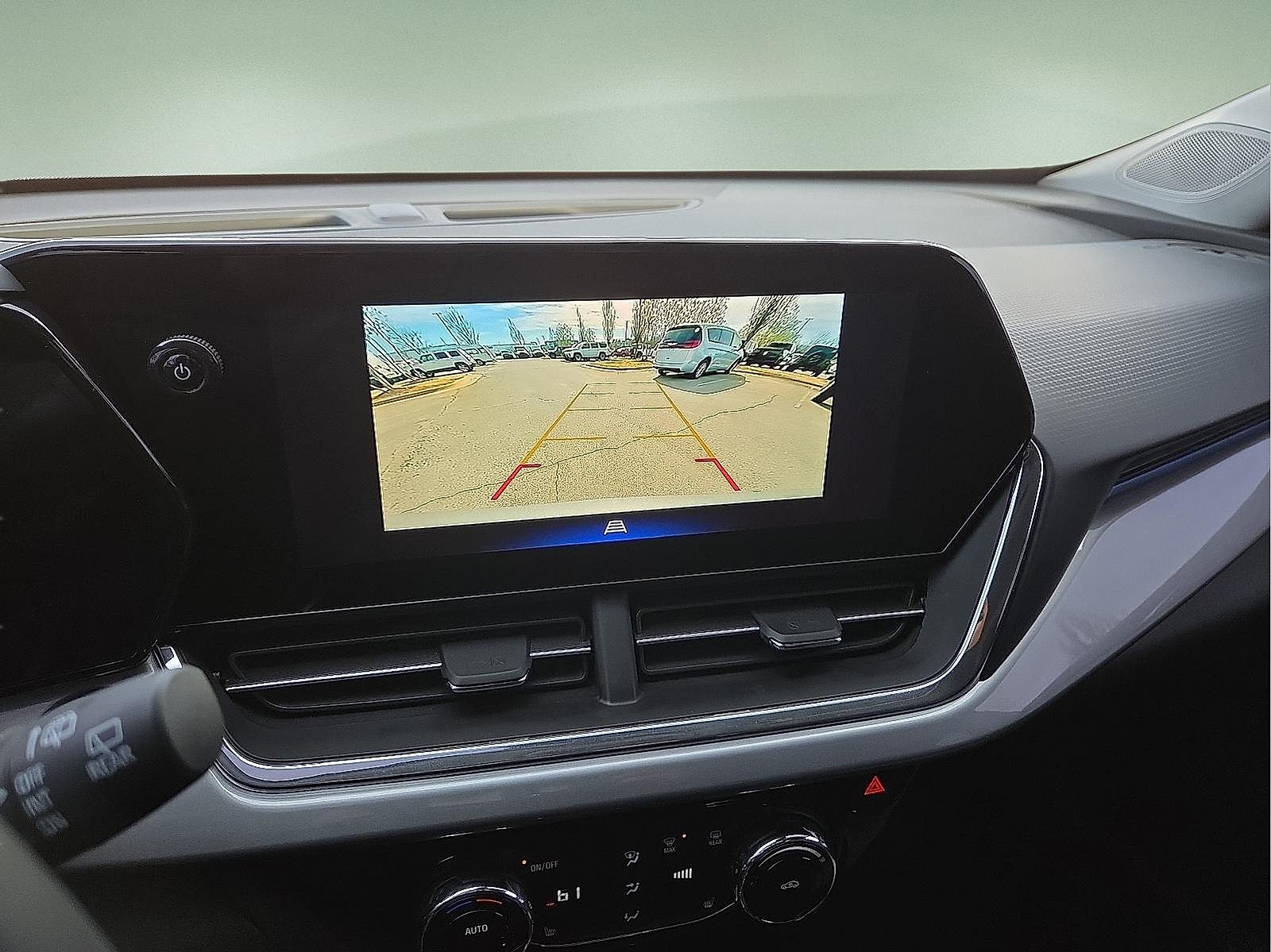 2025 Chevrolet Trax FWD LT