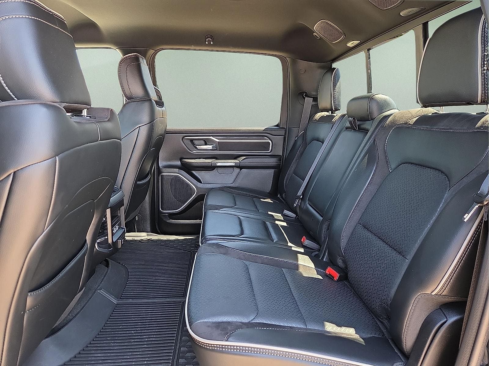 2023 RAM 1500 Laramie Crew Cab 4x4 5'7' Box