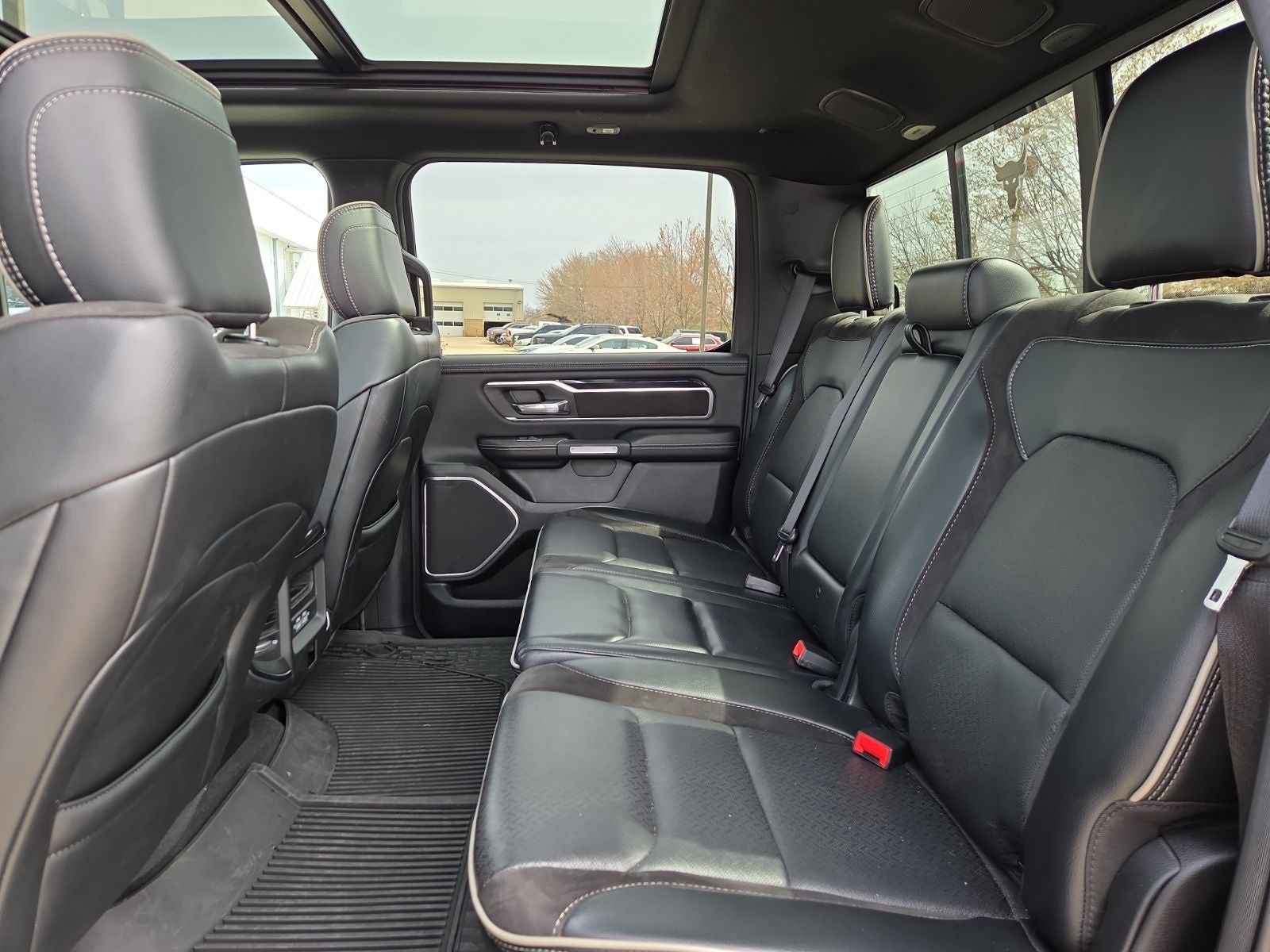 2022 RAM 1500 Laramie Crew Cab 4x4 5'7' Box