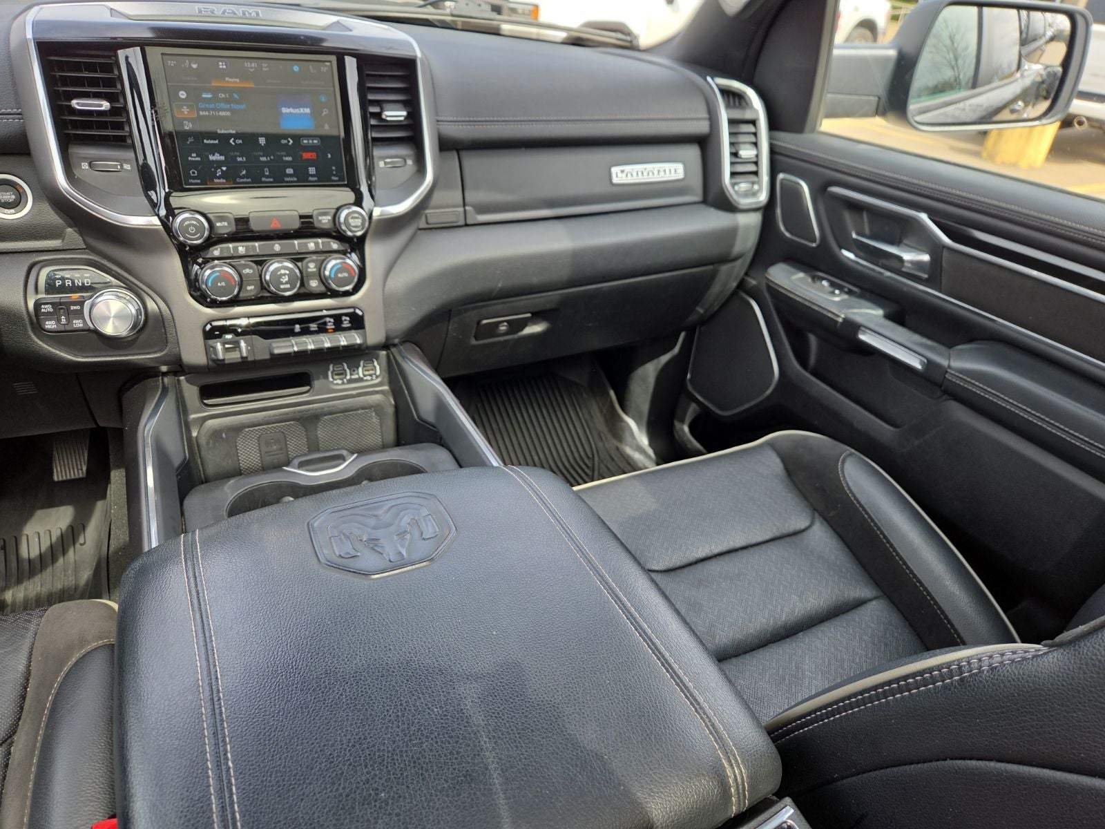 2022 RAM 1500 Laramie Crew Cab 4x4 5'7' Box