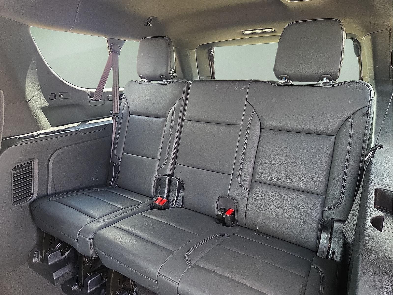 2025 Chevrolet Suburban 2WD LT