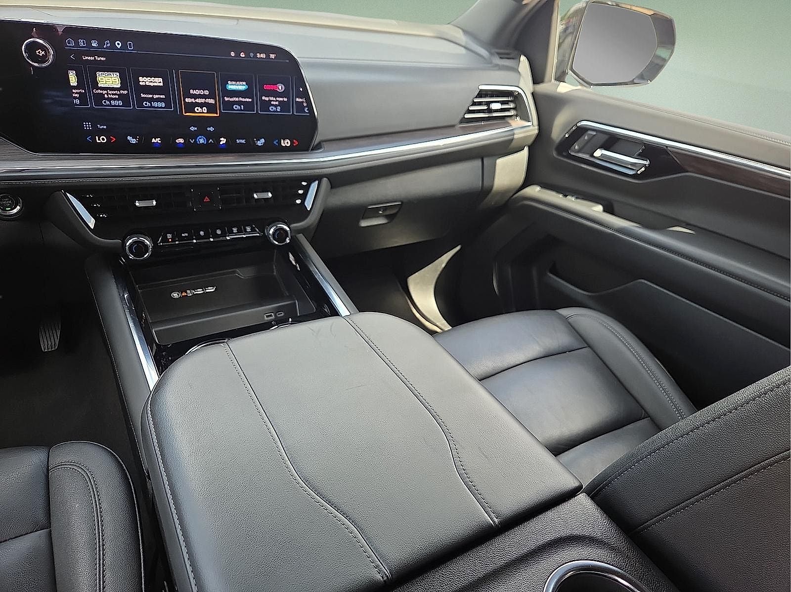 2025 Chevrolet Suburban 2WD LT
