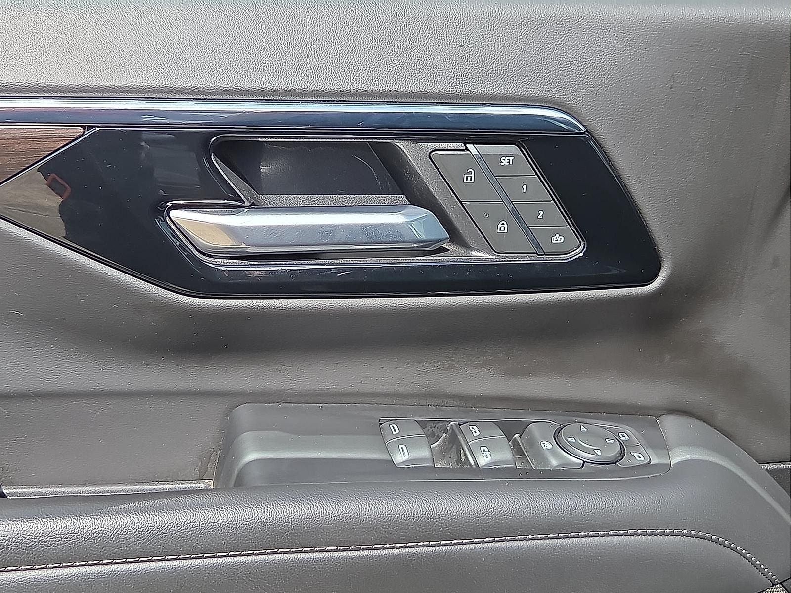 2025 Chevrolet Suburban 2WD LT