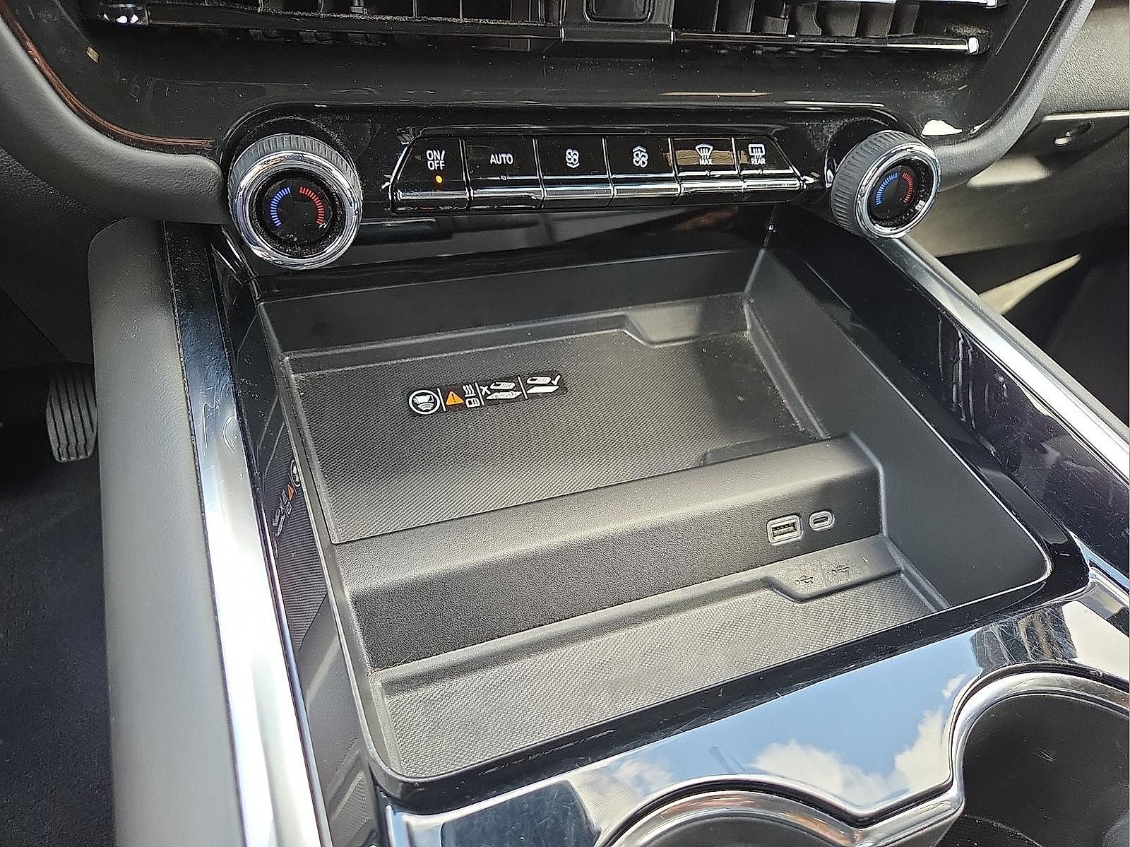 2025 Chevrolet Suburban 2WD LT