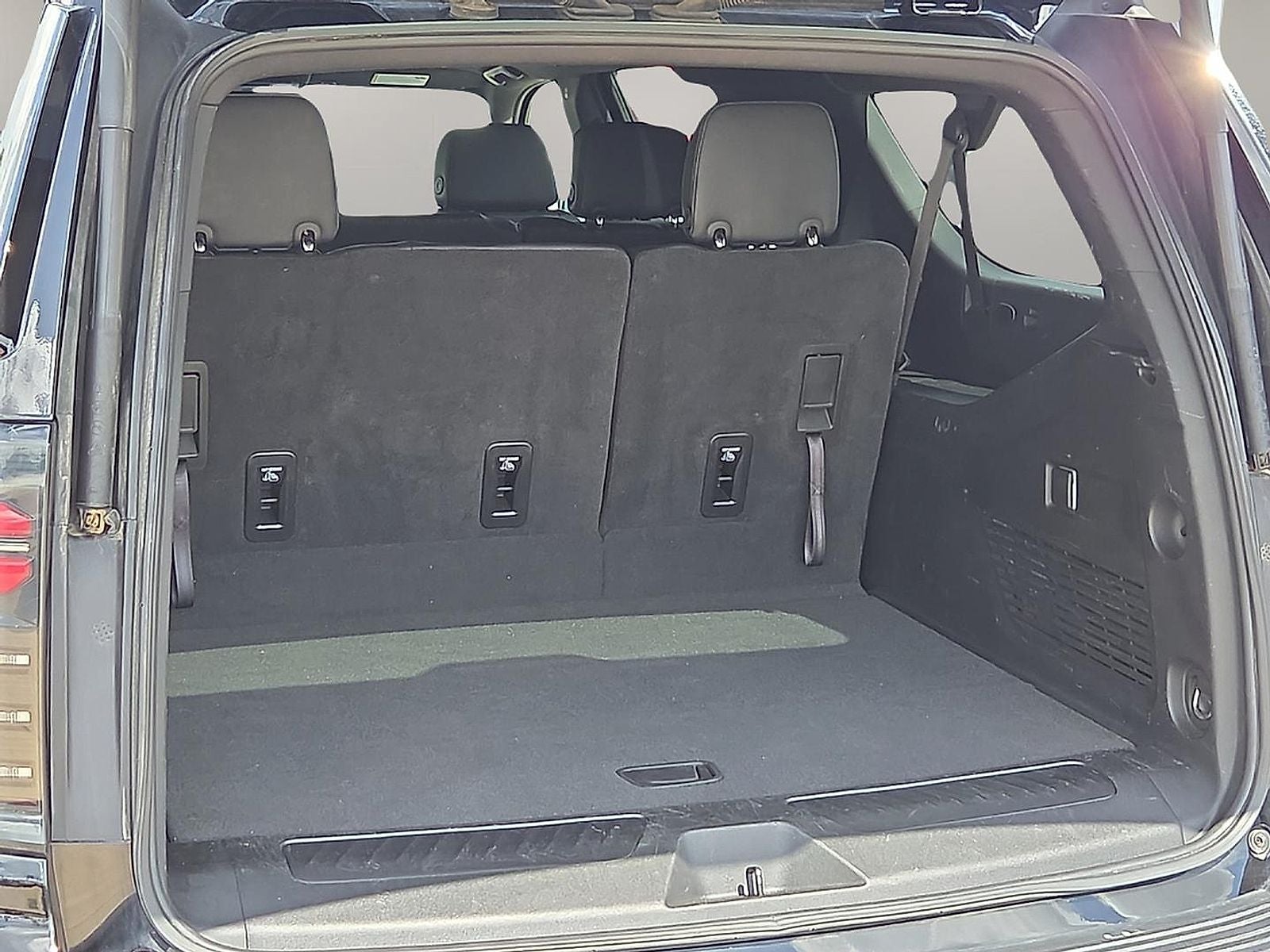 2025 Chevrolet Suburban 2WD LT