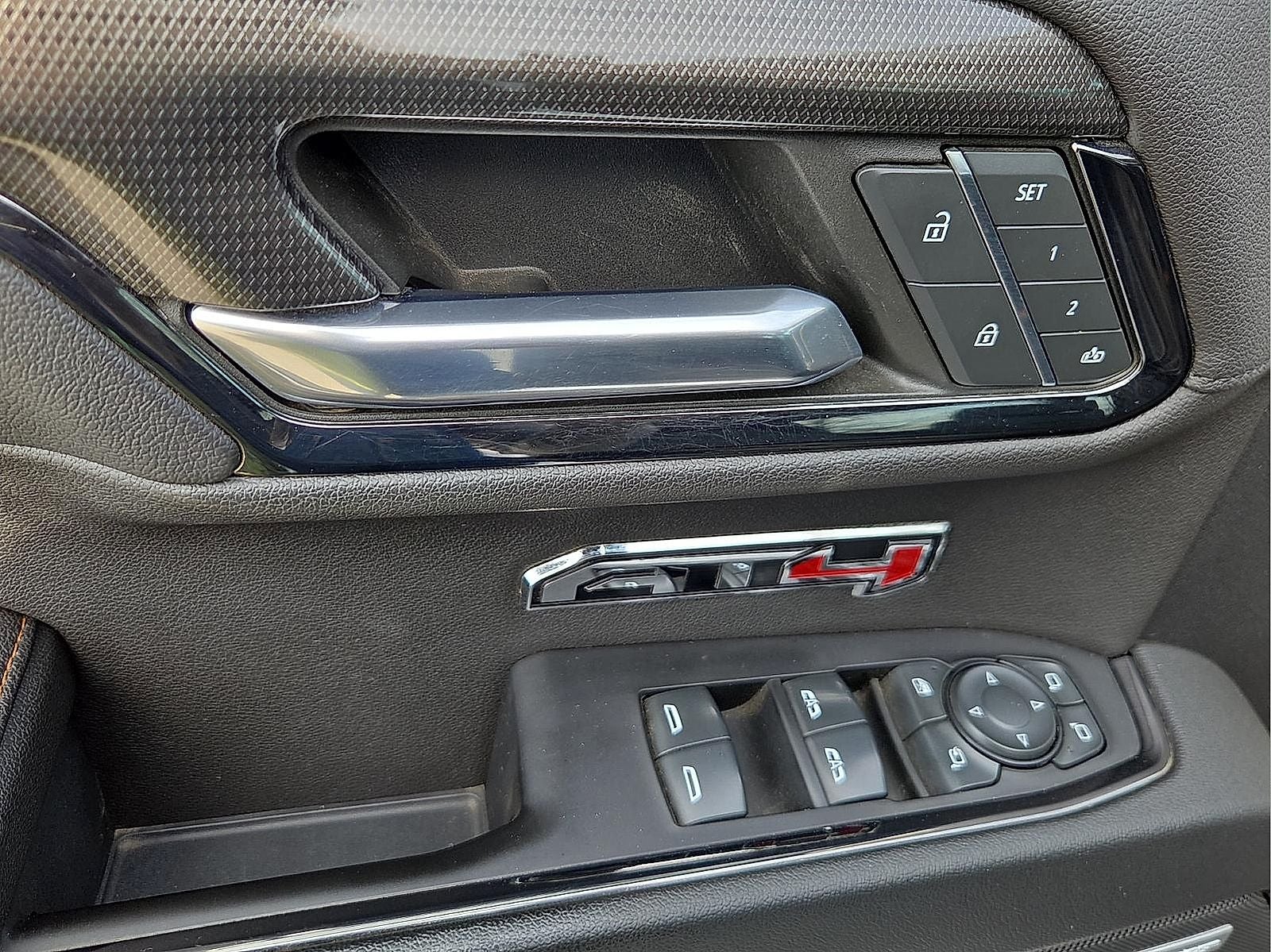 2022 GMC Sierra 1500 4WD Crew Cab Short Box AT4