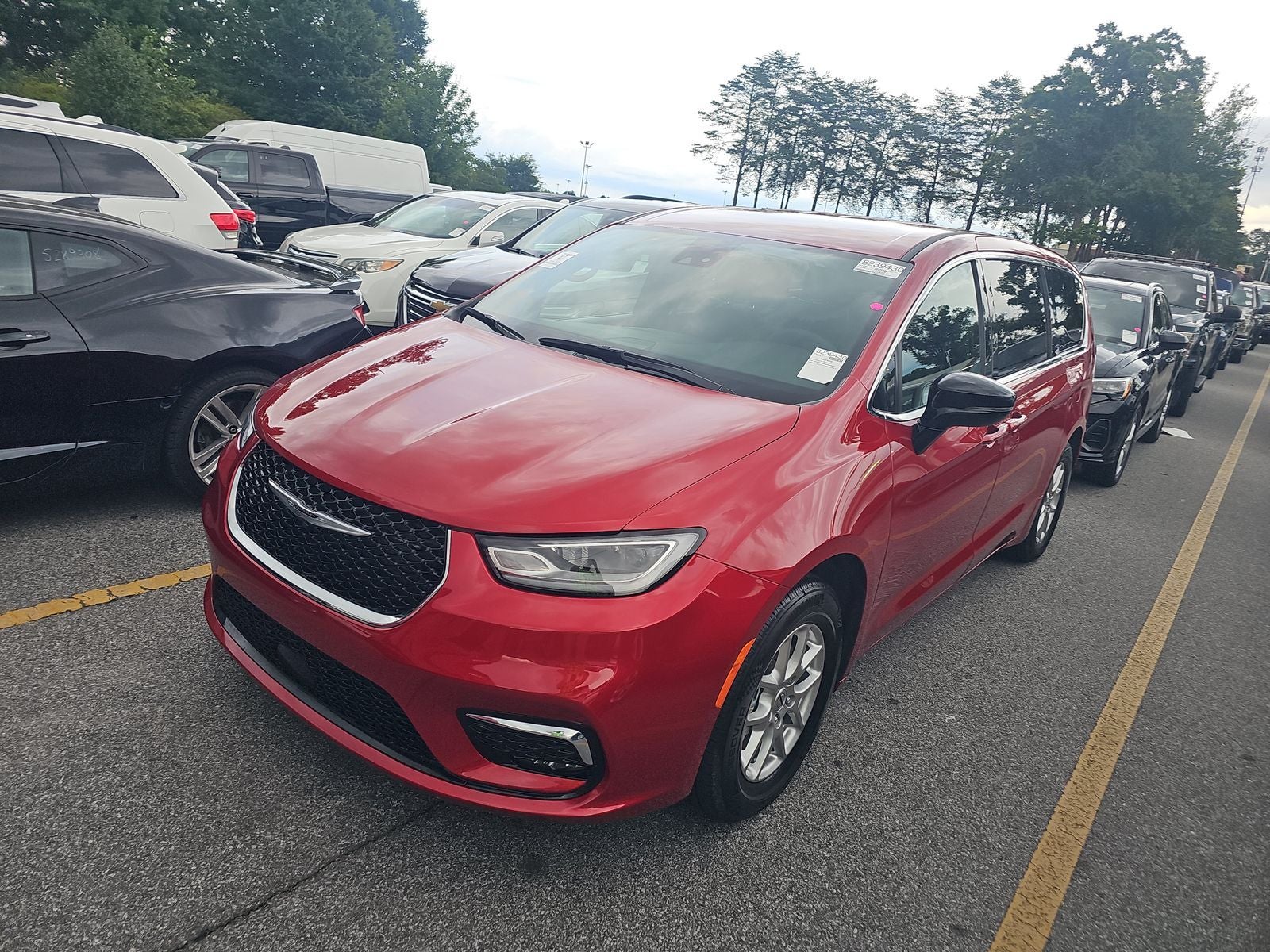 2025 Chrysler Pacifica Select