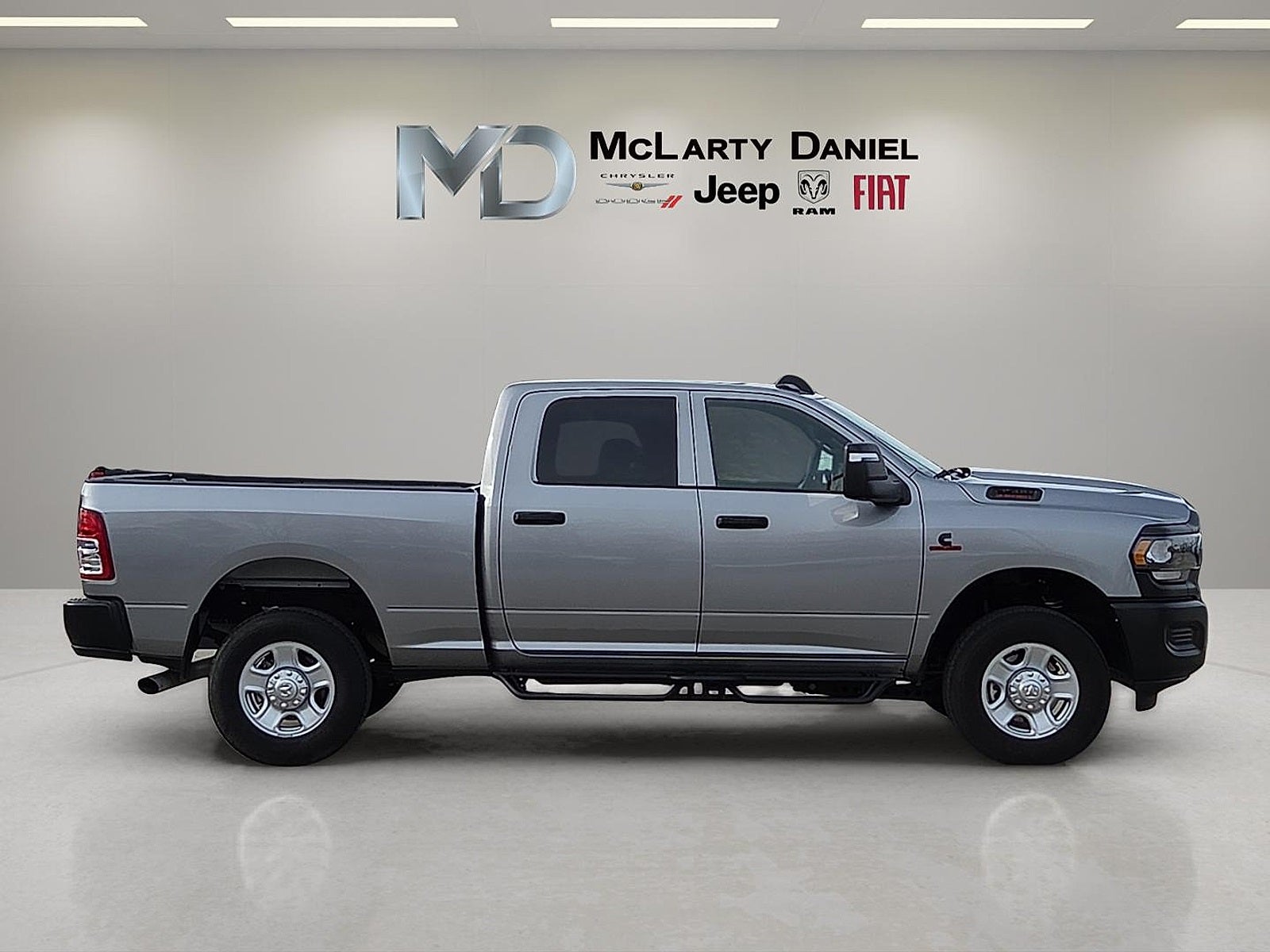 2024 RAM 3500 Tradesman Crew Cab 4x4 6'4' Box