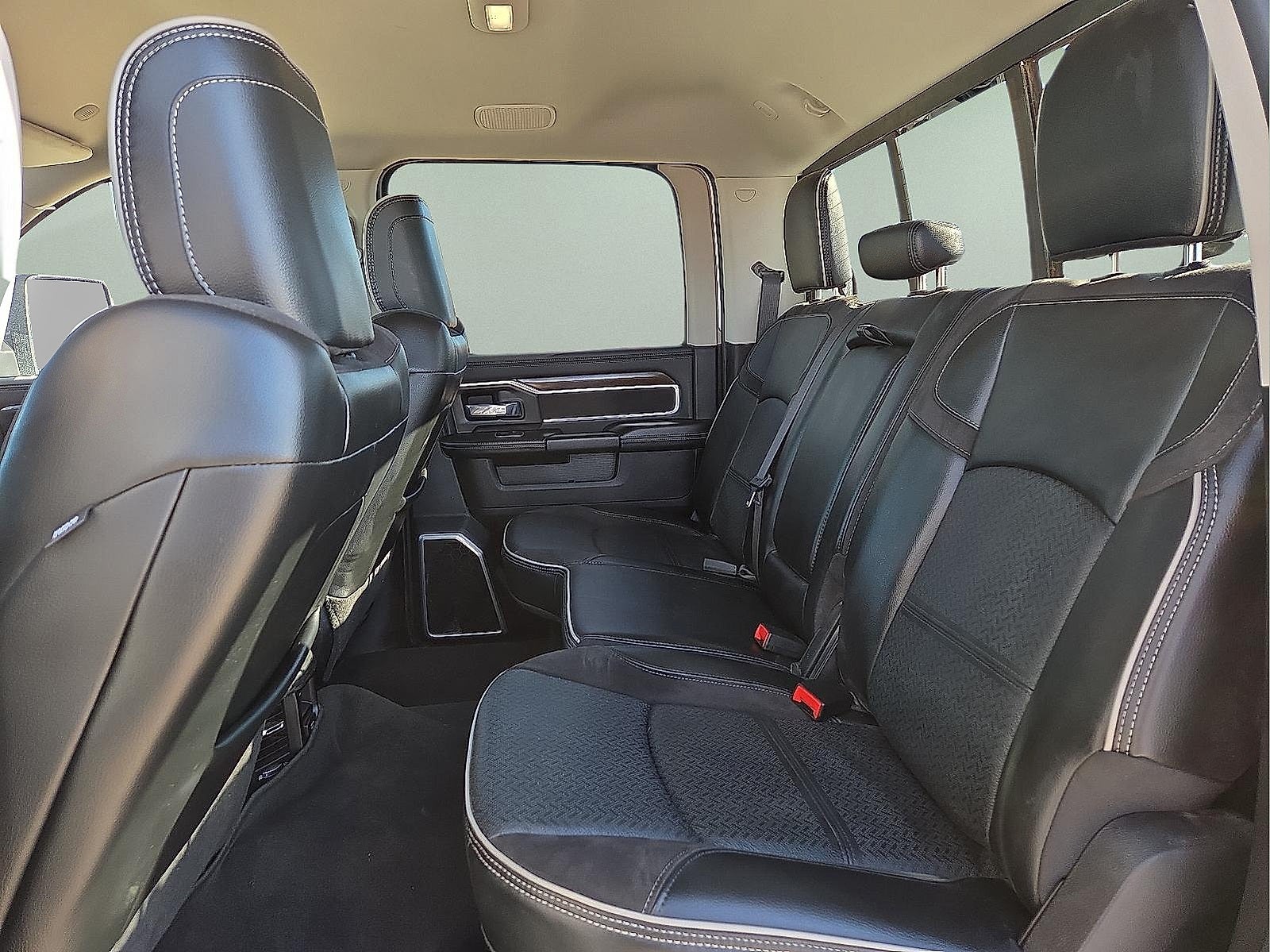 2024 RAM 2500 Laramie Crew Cab 4x4 6'4' Box