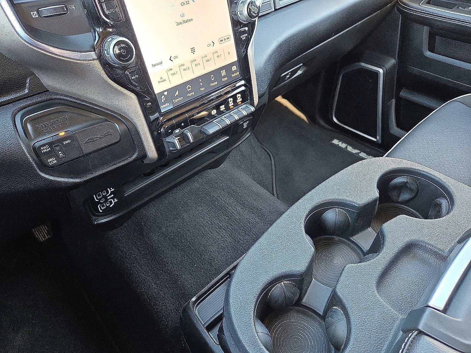 2024 RAM 2500 Laramie Crew Cab 4x4 6'4' Box