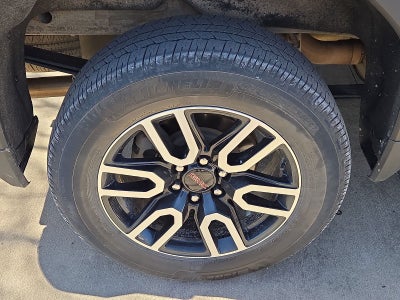 2022 GMC Sierra 1500 Limited 4WD Crew Cab Short Box AT4