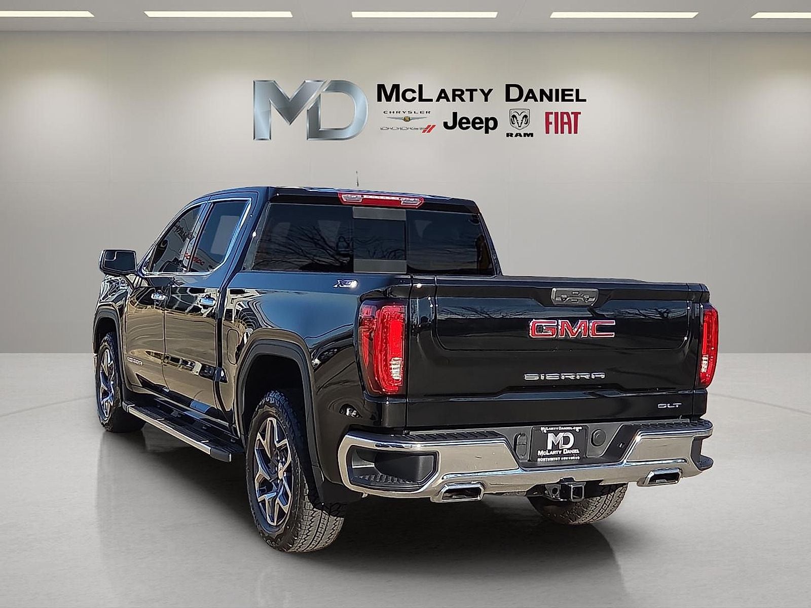 2026 GMC Sierra 1500 Crew Cab, Short Bed, SLT, 4WD