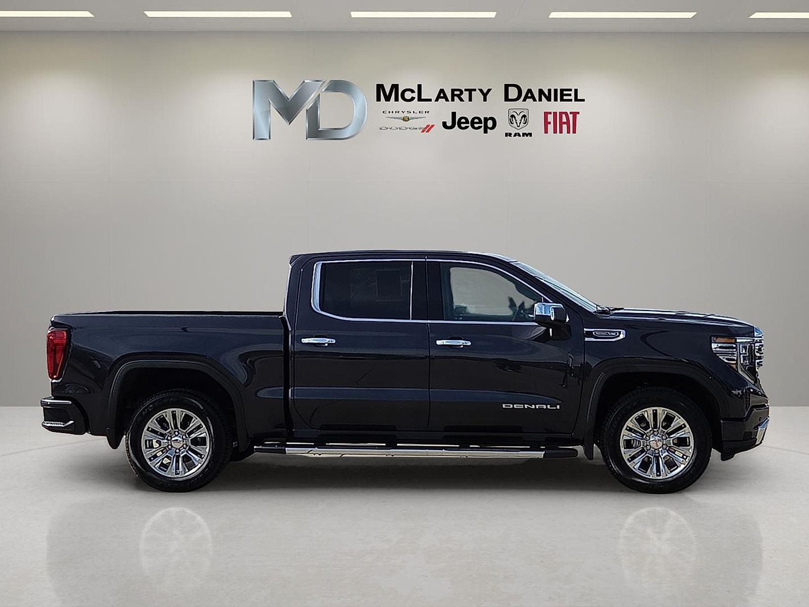 2025 GMC Sierra 1500 4WD Crew Cab Short Box Denali