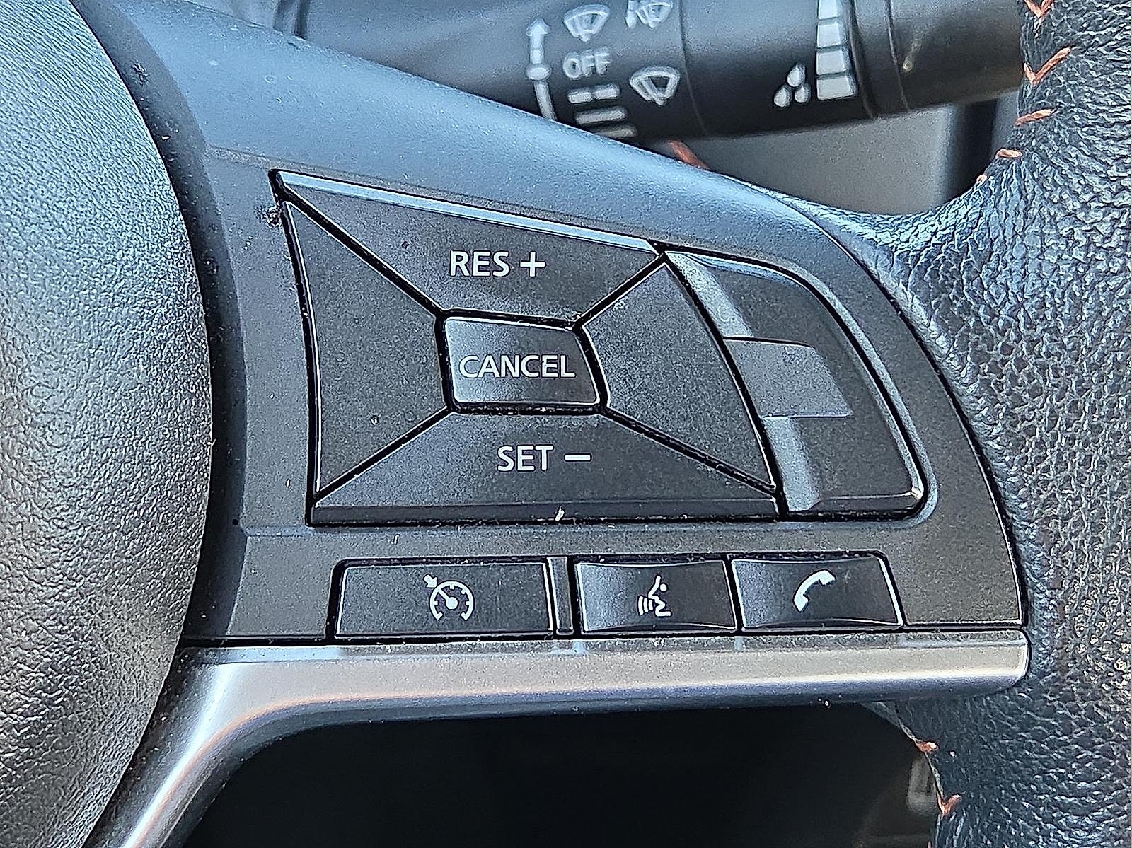 2021 Nissan Versa SR Xtronic CVT