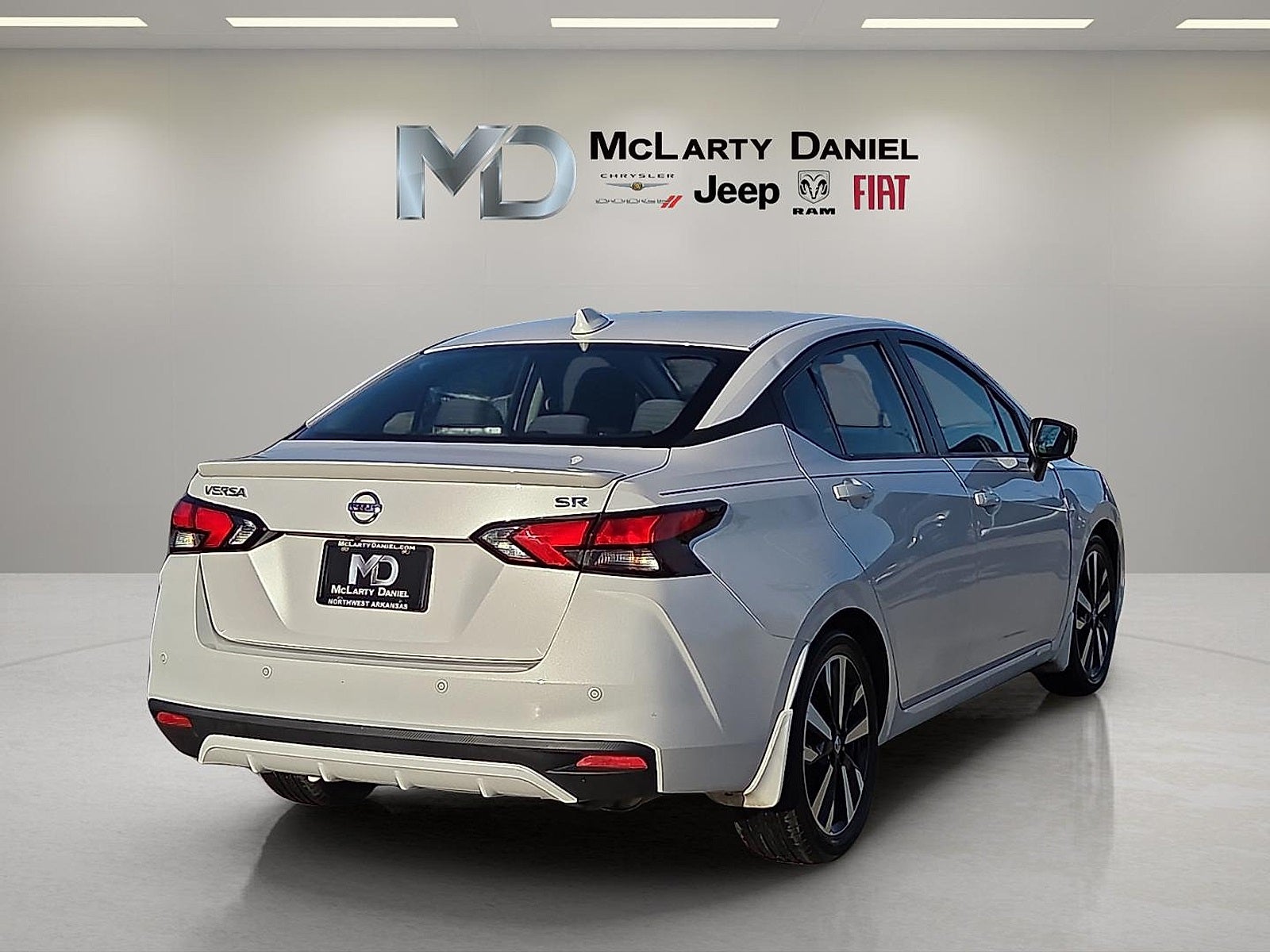 2021 Nissan Versa SR Xtronic CVT