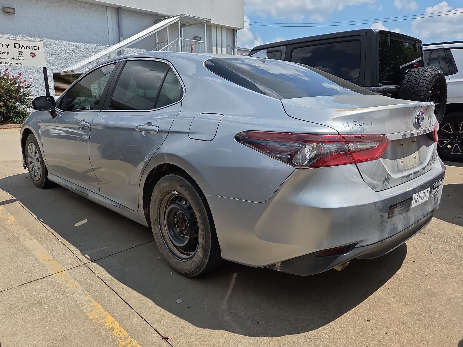 2021 Toyota Camry LE Hybrid