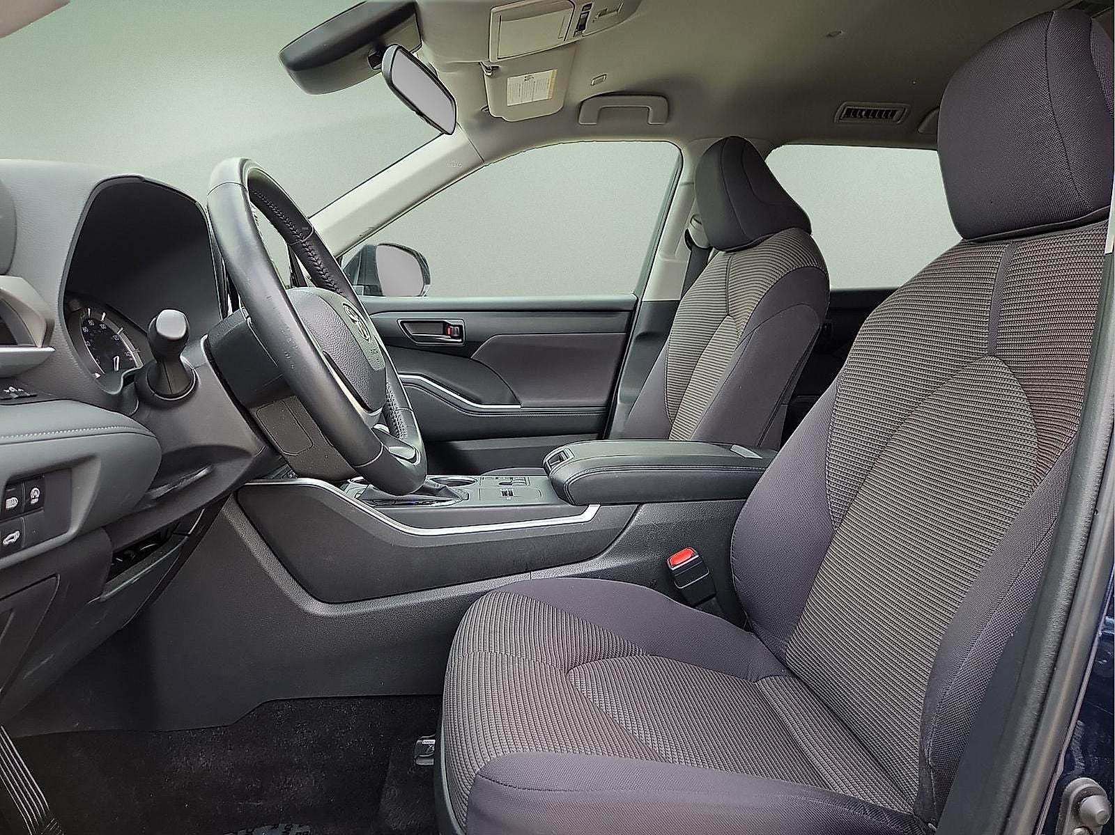 2025 Toyota Highlander LE