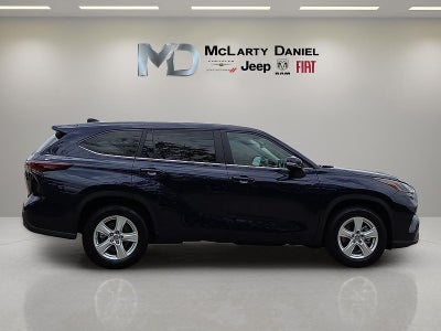 2025 Toyota Highlander LE