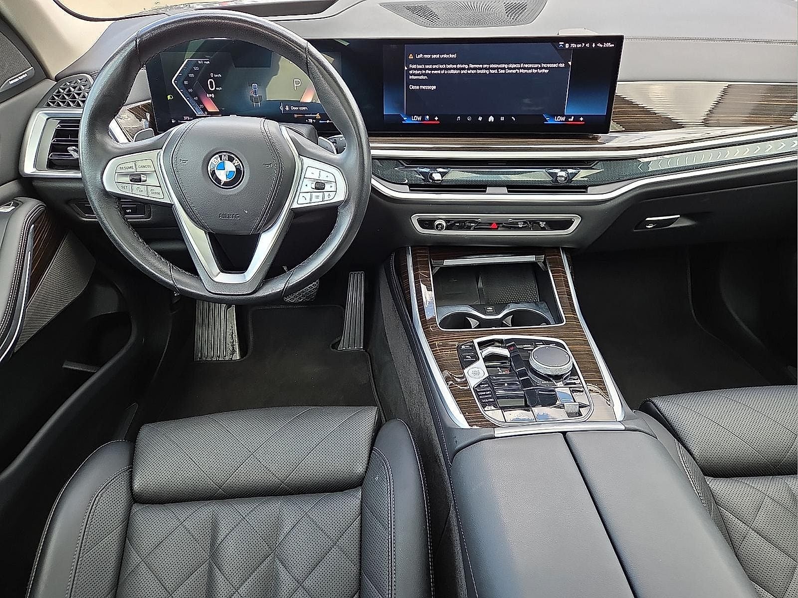 2025 BMW X7 xDrive40i