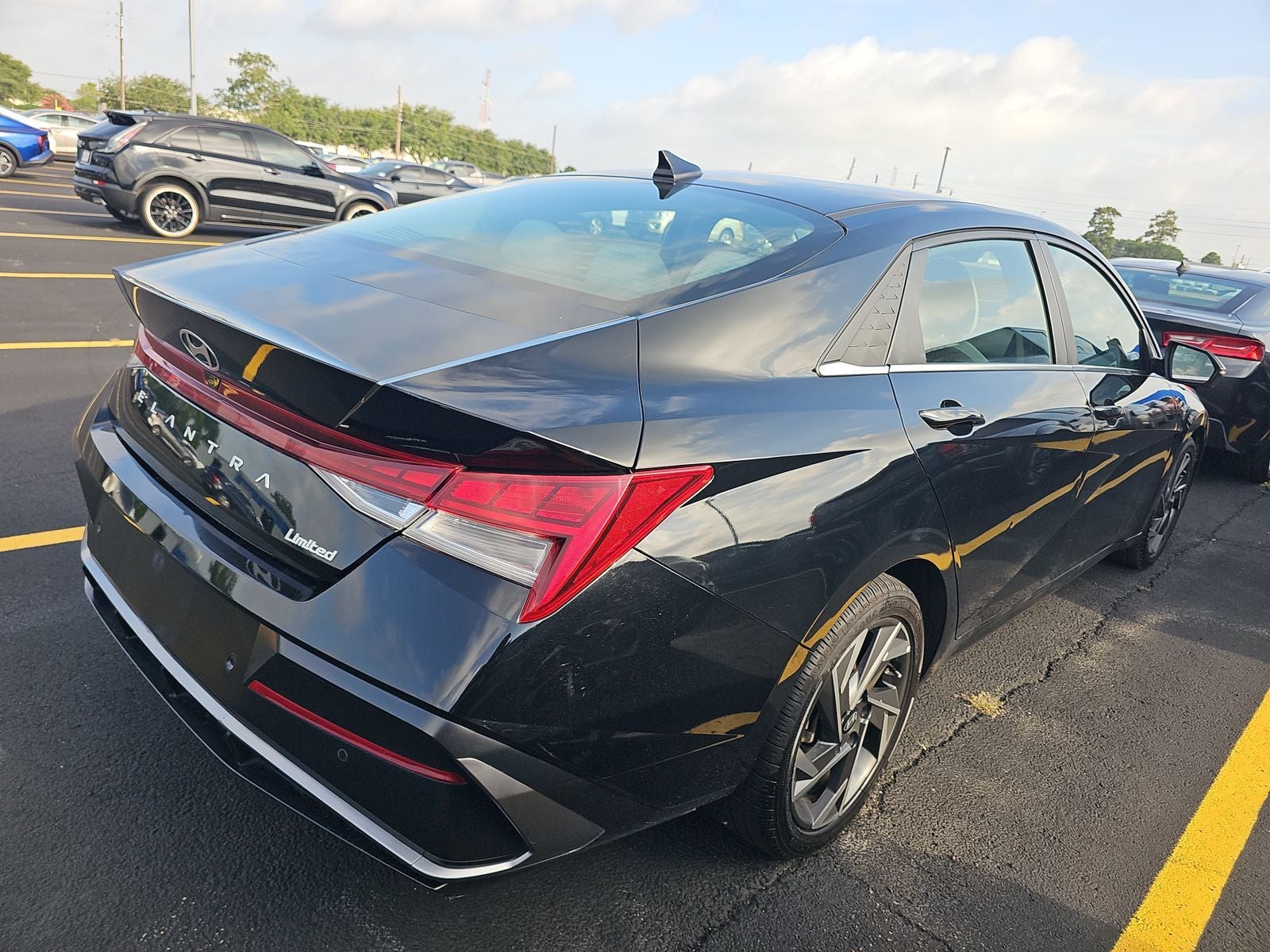 2024 Hyundai Elantra Limited