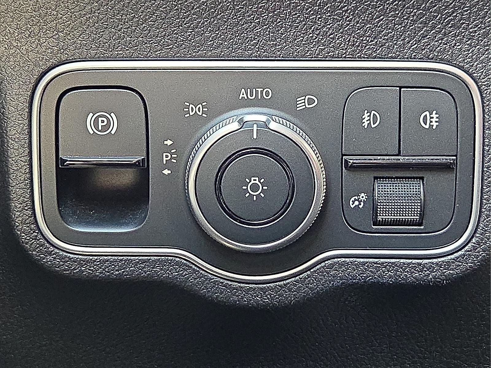 2025 Mercedes-Benz GLB 250 4MATIC®