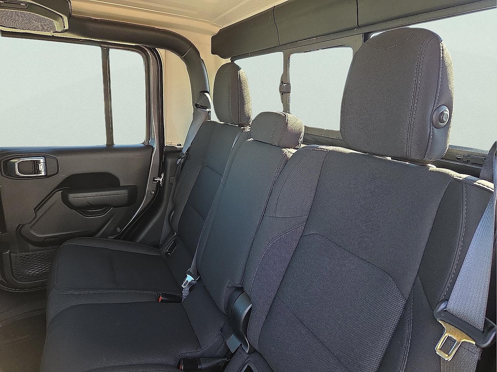 2022 Jeep Gladiator Sport