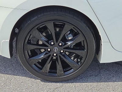 2023 Nissan Maxima SR