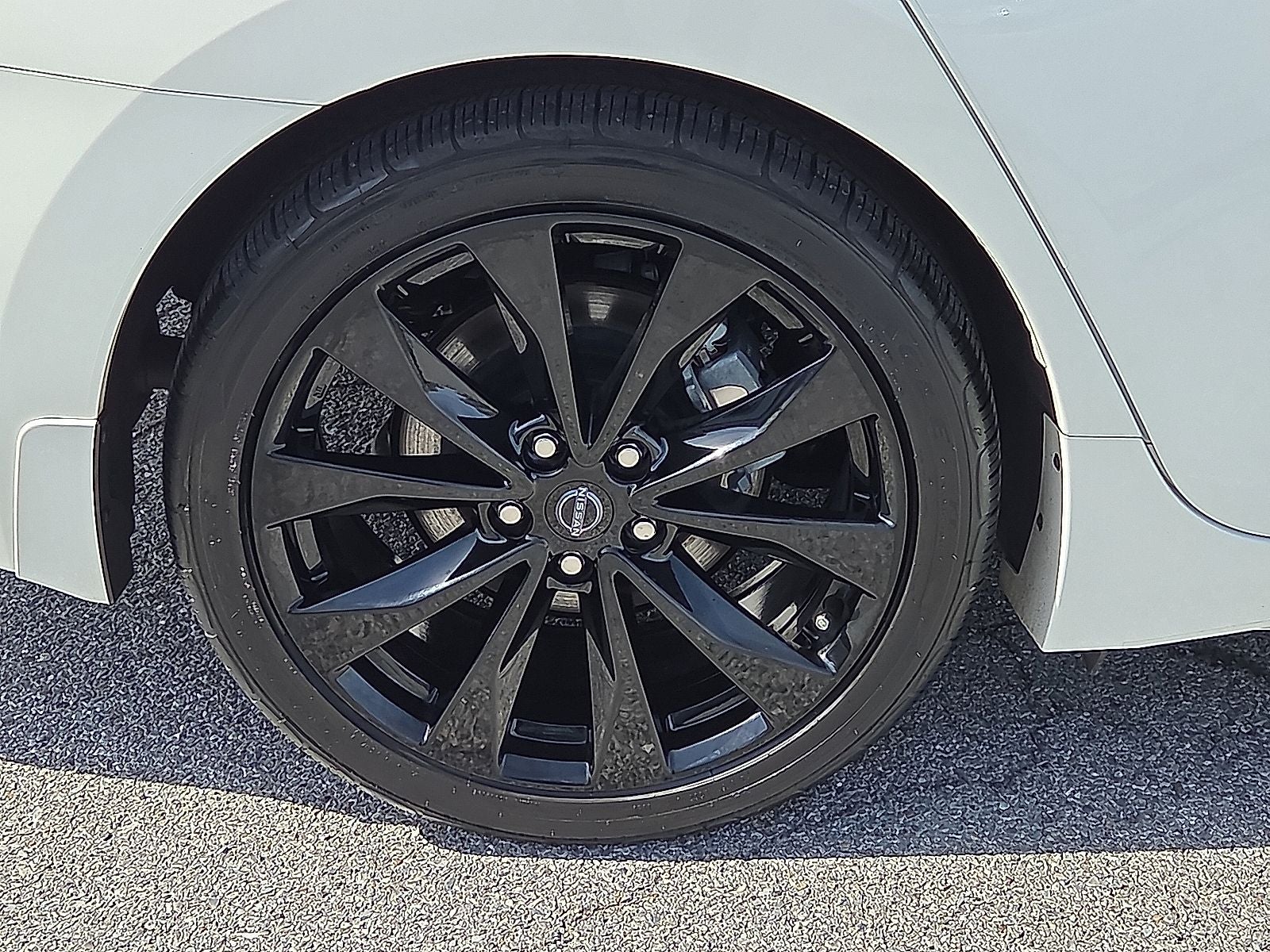 2023 Nissan Maxima SR