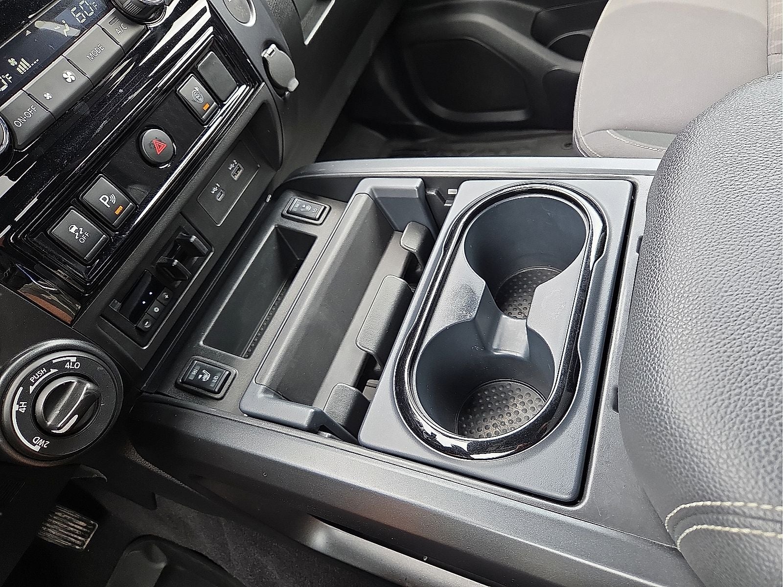 2023 Nissan Titan SV