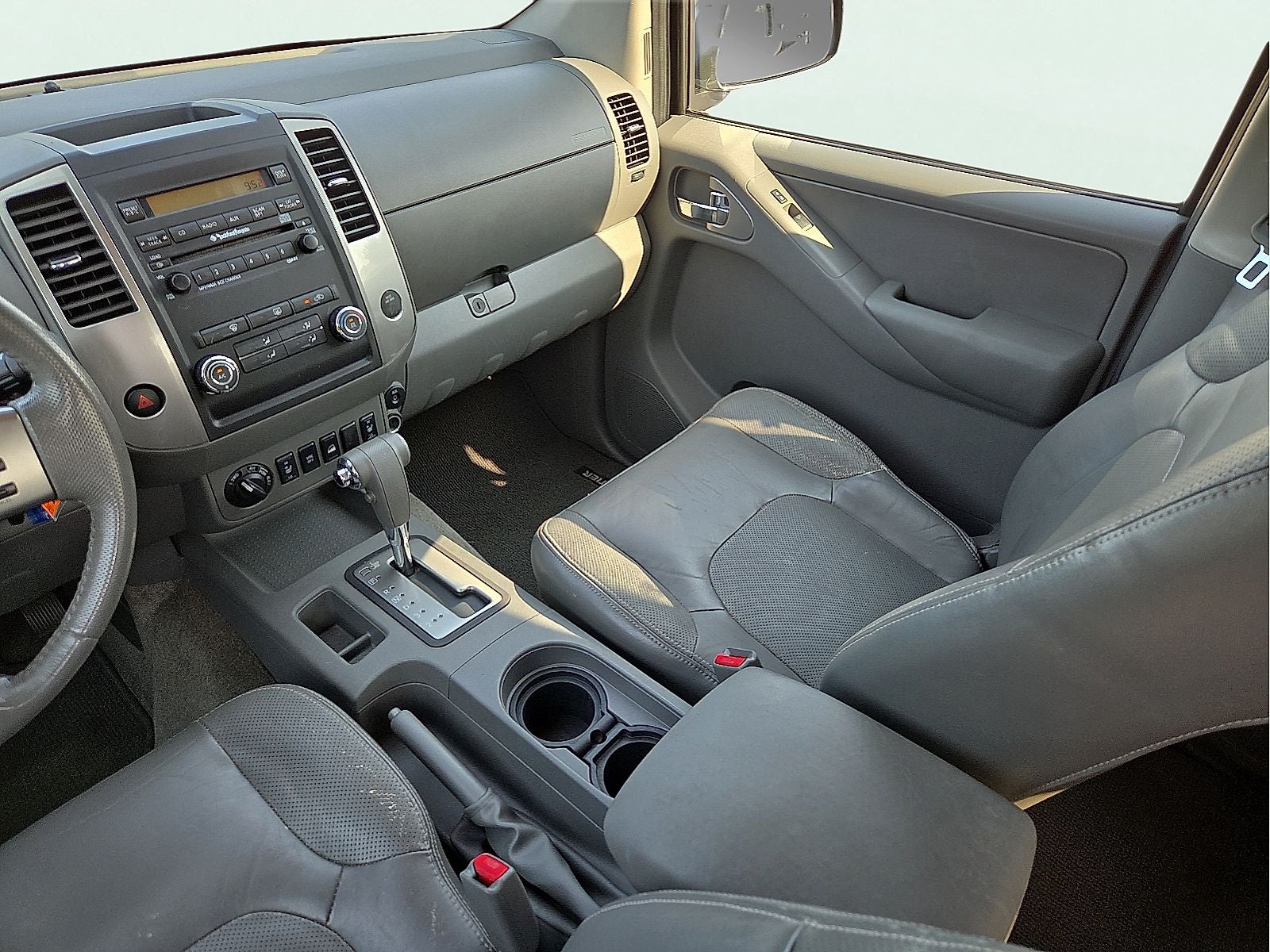 2010 Nissan Frontier LE