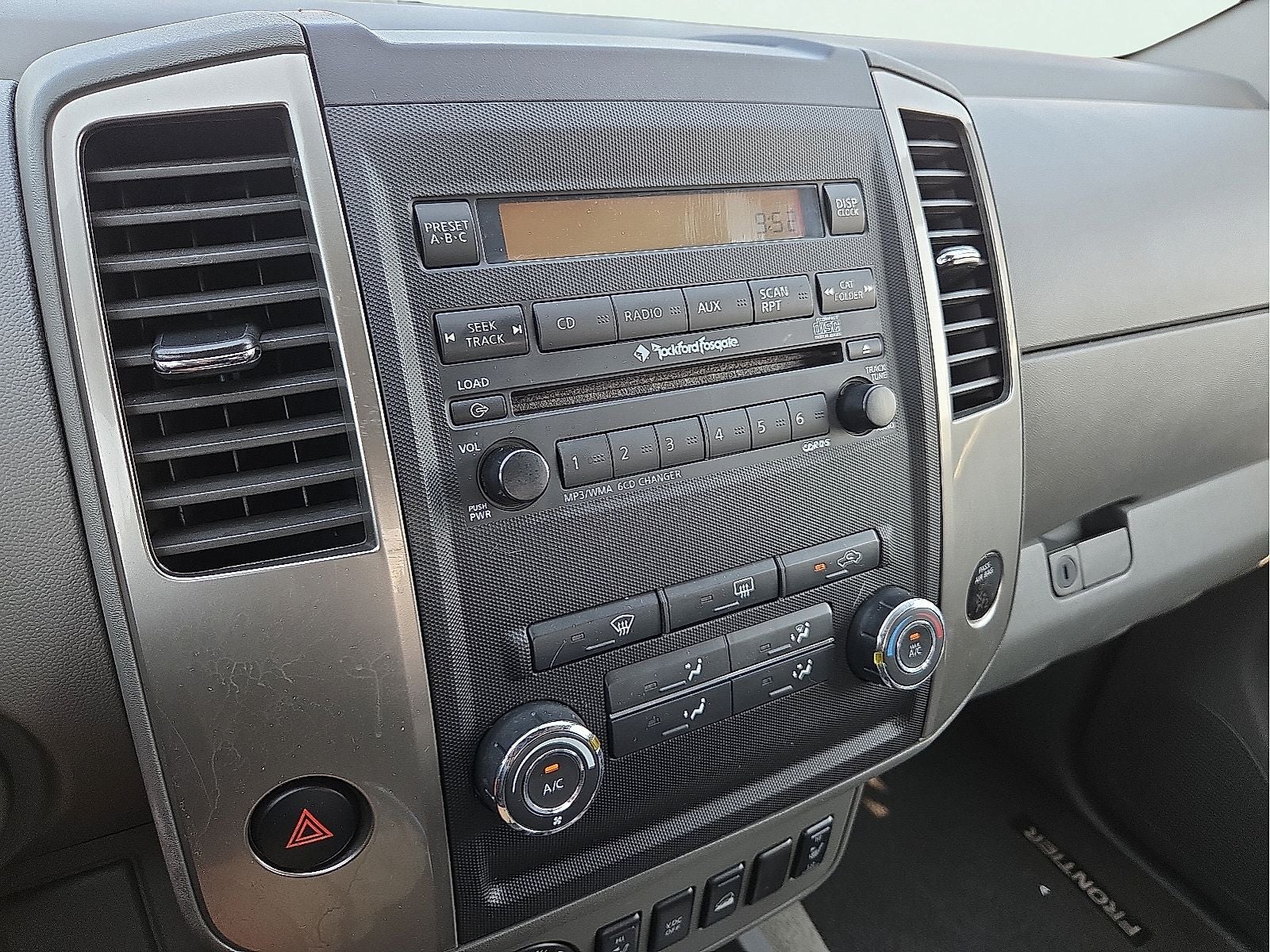 2010 Nissan Frontier LE