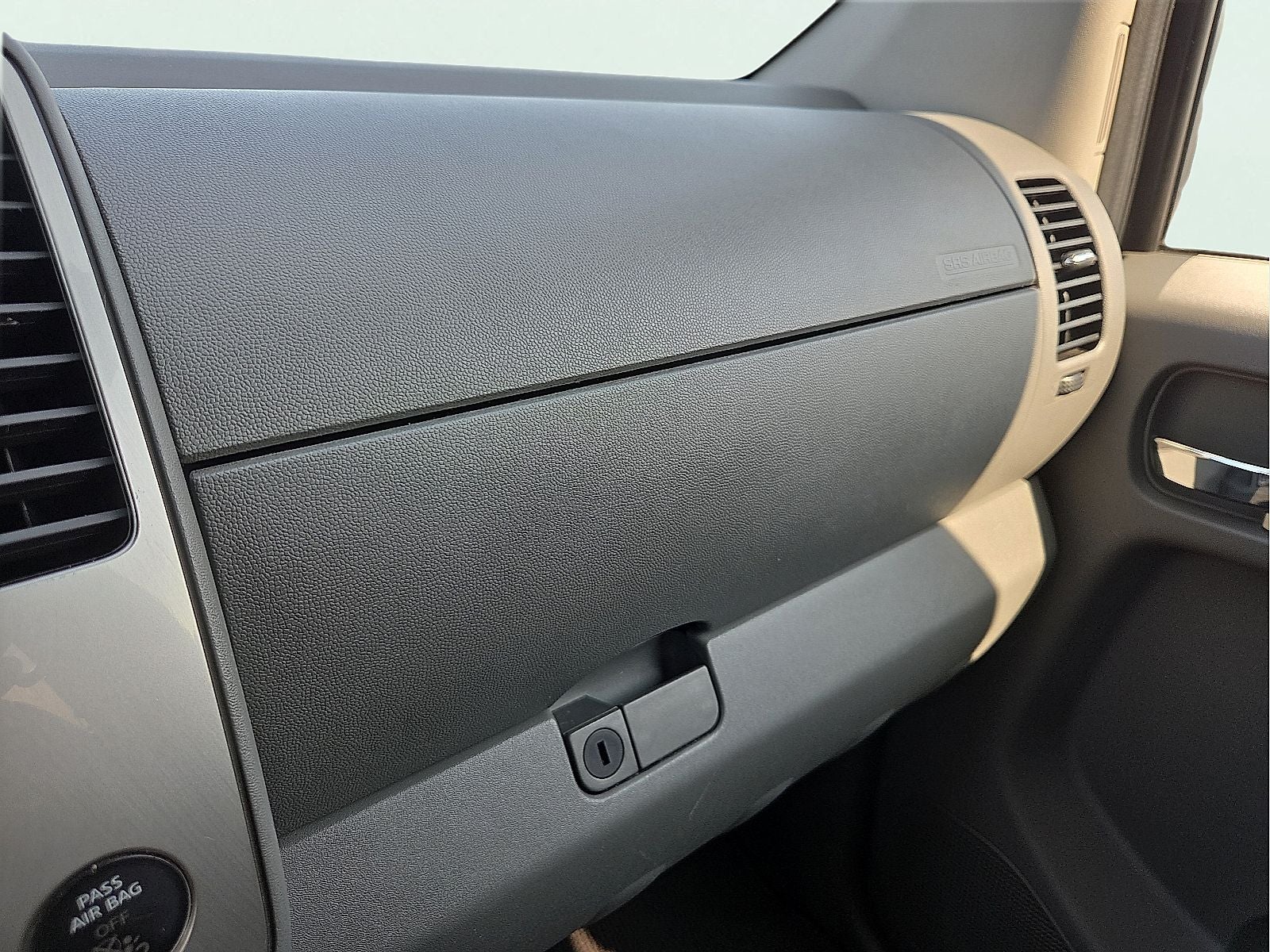 2010 Nissan Frontier LE