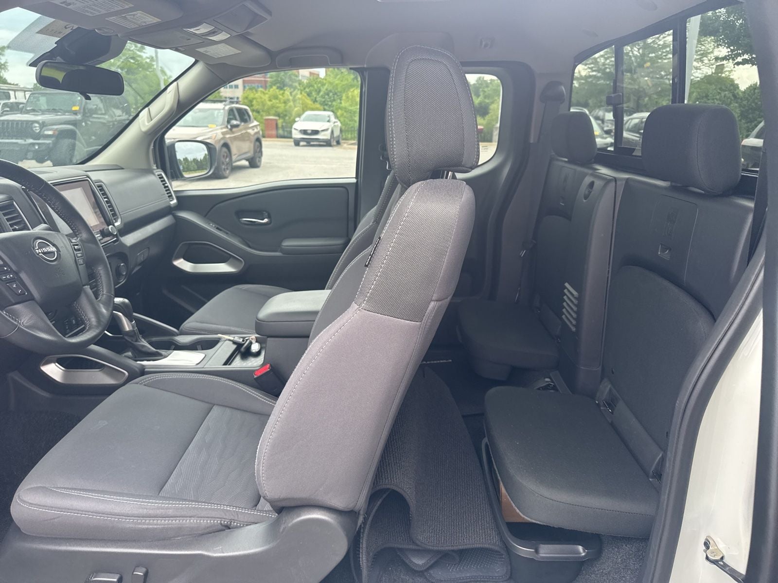 2024 Nissan Frontier SV
