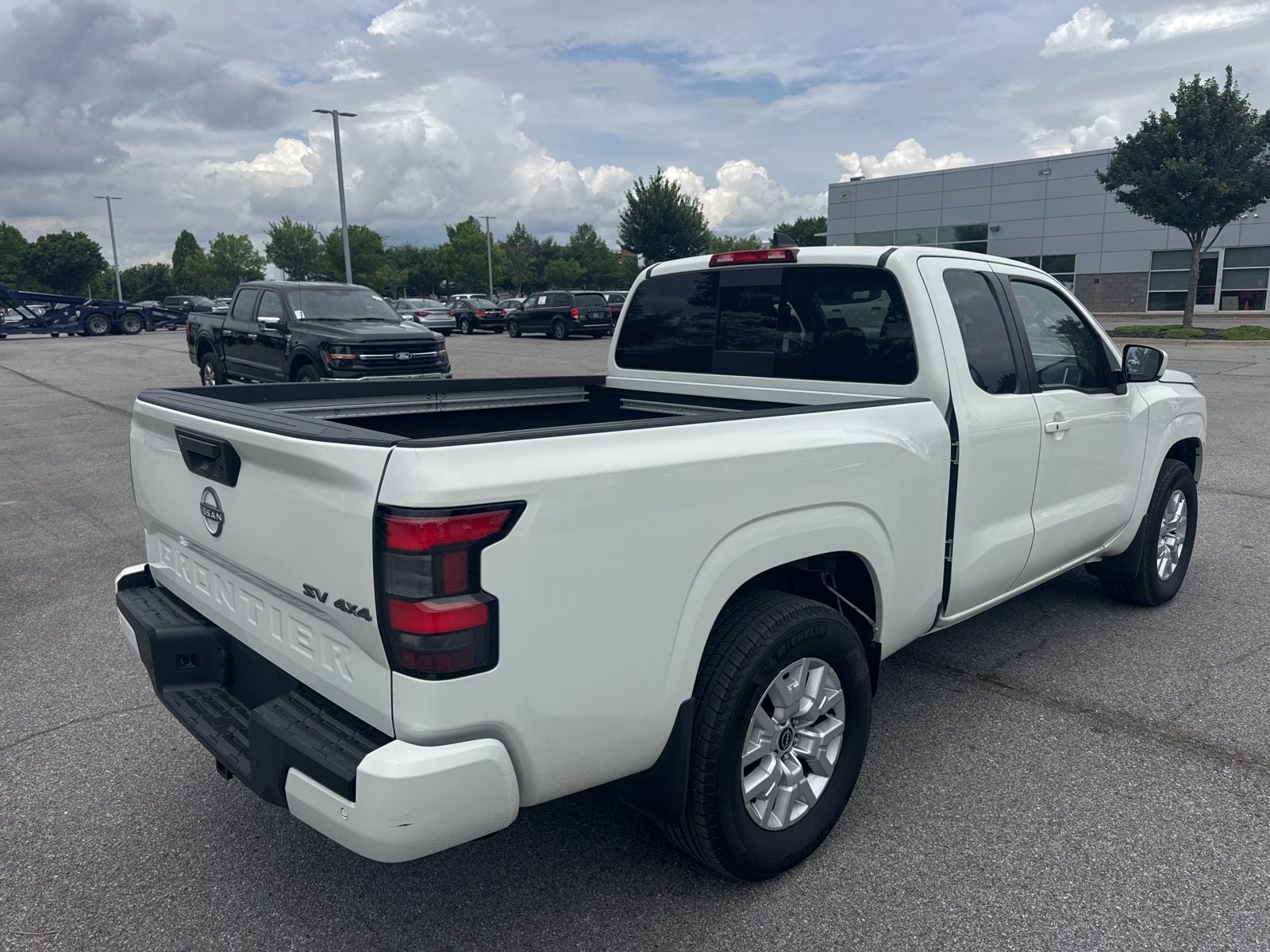 2024 Nissan Frontier SV