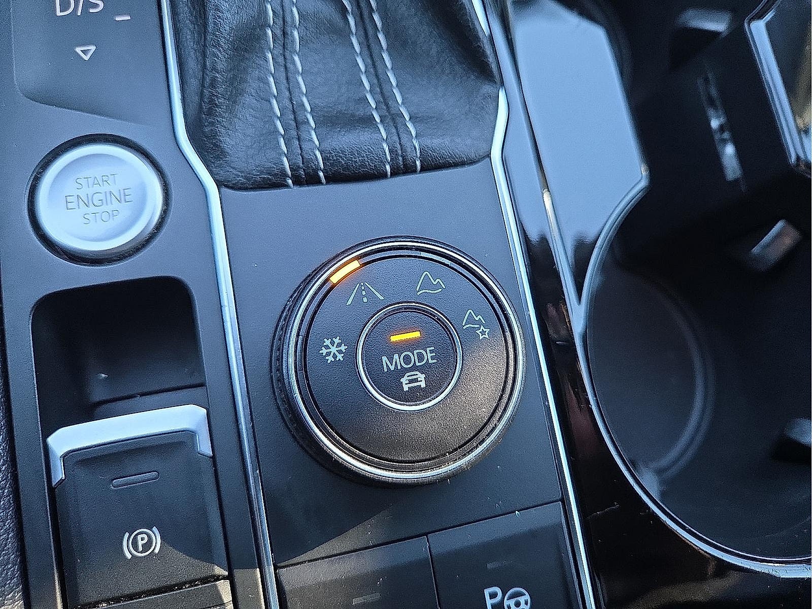 2023 Volkswagen Atlas Cross Sport 3.6L V6 SEL Premium R-Line