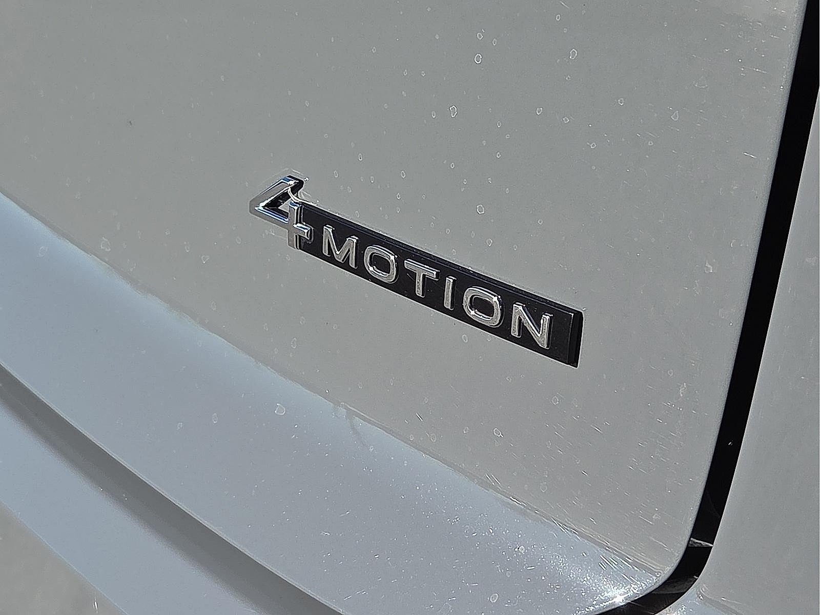 2023 Volkswagen Atlas Cross Sport 3.6L V6 SEL Premium R-Line