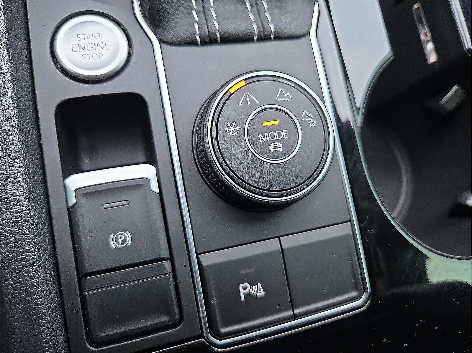 2023 Volkswagen Atlas Cross Sport 2.0T SEL R-Line