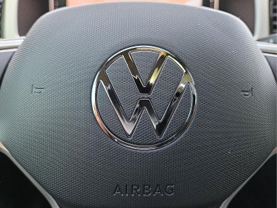 2023 Volkswagen Atlas Cross Sport 2.0T SEL R-Line