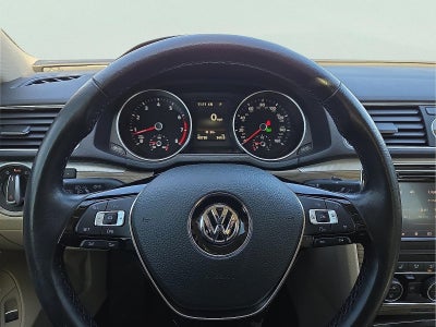 2017 Volkswagen Passat SEL Premium