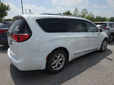 2017 Chrysler Pacifica Touring L Plus