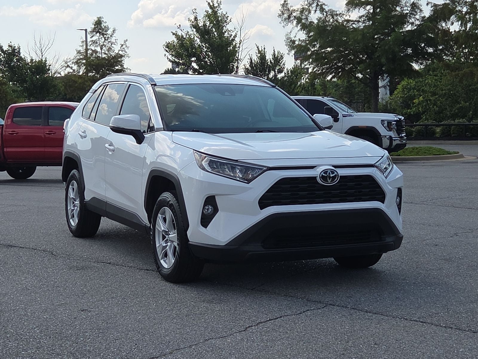 2020 Toyota RAV4 XLE