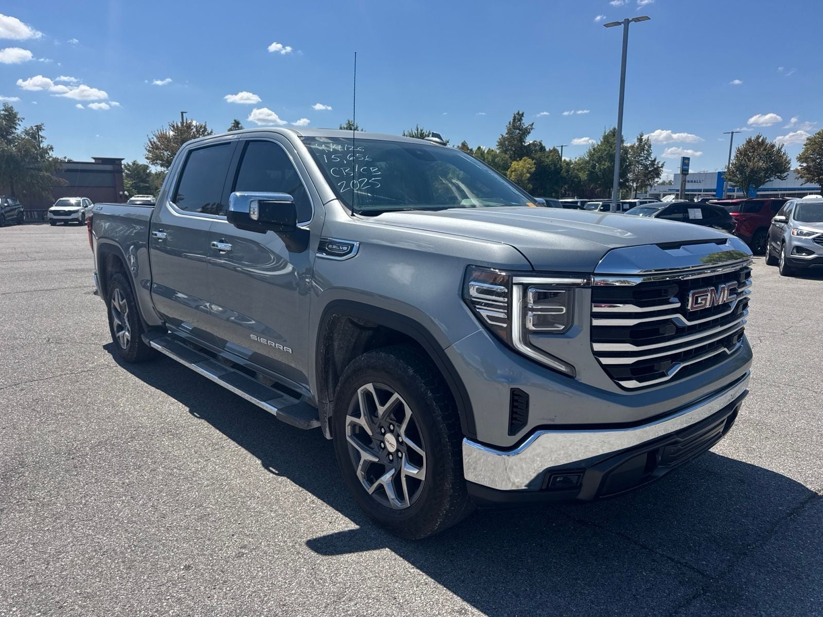 2025 GMC Sierra 1500 SLT
