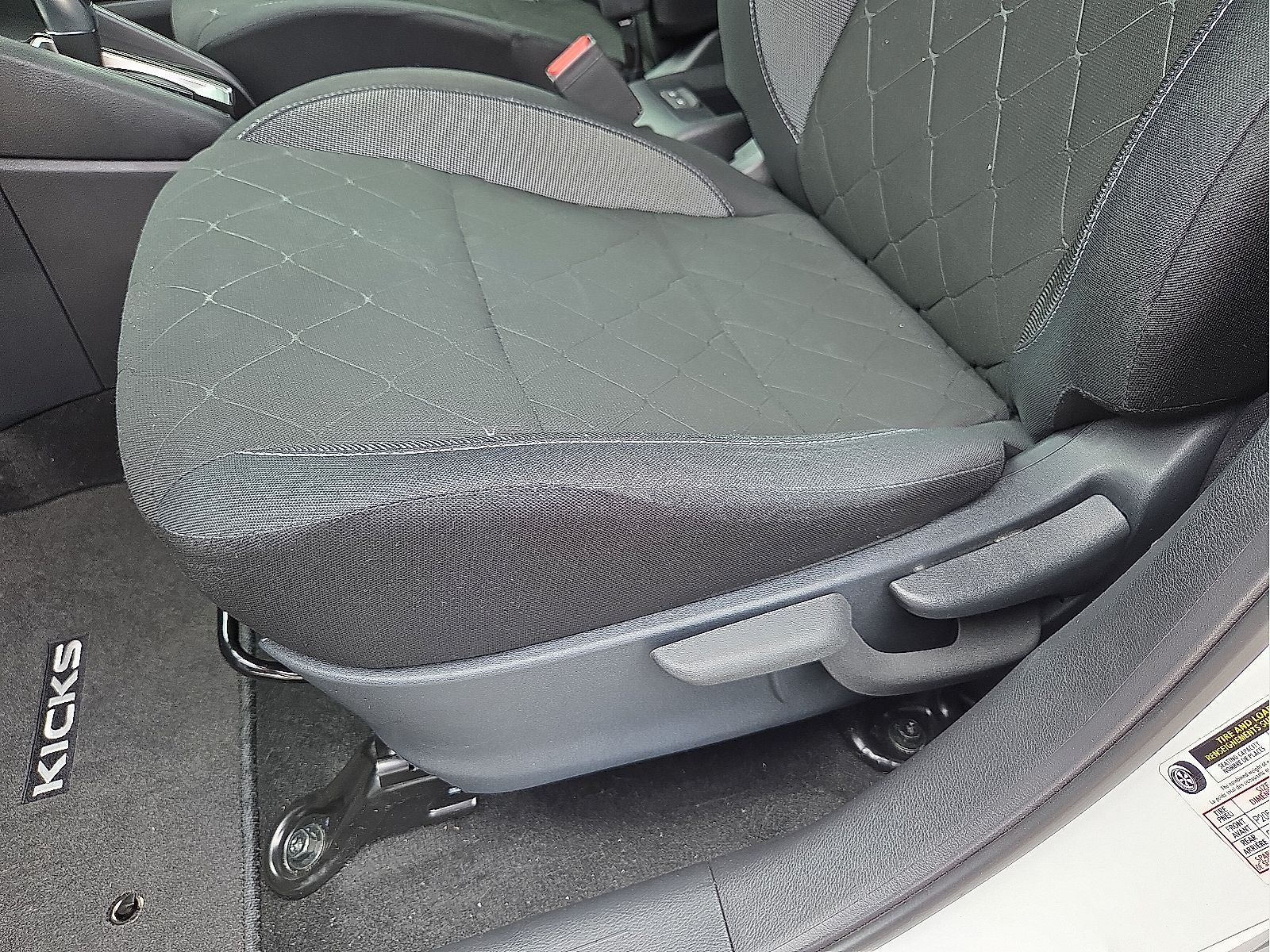 2020 Nissan Kicks S